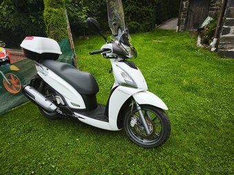 Kymco People GT 300i (2016) - 2