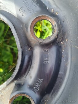 Sada kol rozteč 5x100 zimní pneu 185/60 r15 - 2