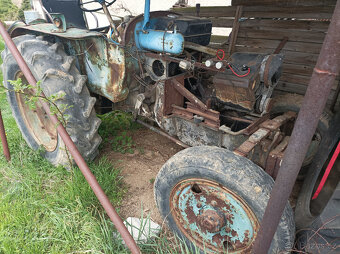 Traktor Škoda 30 osazený motorem z Trabanta jede - 2