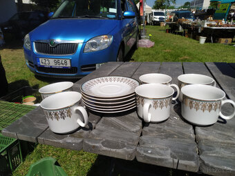 skleničky hrníčky,vázičky a ostatní - 2