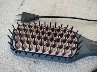 Žehlící kartáč na vlasy - 2