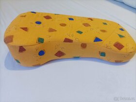 Kojící polštář - klín - 2