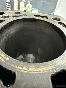 Motor BXE díly 1.9 77kw - 2