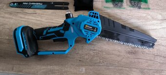 Aku řetězová pila 8" pro Makitu baterie 18V + bohaté přísl. - 2