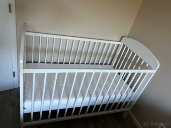 Postýlka s odjímatelnými tyčkami - 2