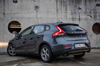 Volvo V40 T2 1.6L Momentum - 2
