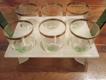 Retro skleničky s plastovým nosičem - 2