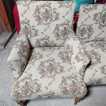 STAROŽITNÁ SEDACÍ SOUPRAVA - 2