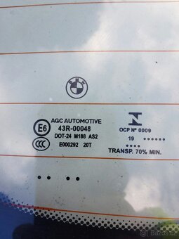 BMW f45 zadní sklo - 2