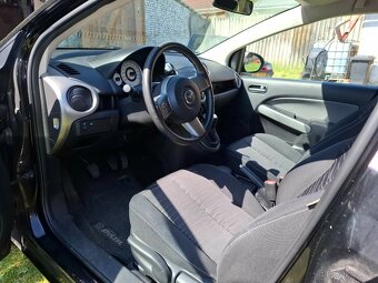 Mazda 2 2010 - 2