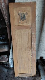 Staré zdobené dveře od skříně/almary - 2