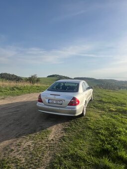 Mercedes-Benz E320 - 2