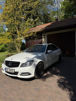 Mercedes Benz C200 2012 - 2