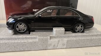 Model Mercedes-Benz S600L W221 1:18 Motorhelix - 2