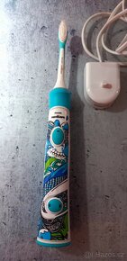 Elektricky kartáček Philips sonicare kids - 2