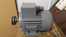 Prodám třífázový patkový motor 1,1kW, 2780ot. - 2