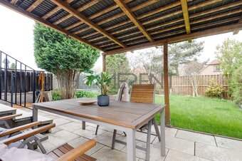 Pronájem rodinného domu 4+1, 140m² terasa, garáž, sklep - Pr - 2