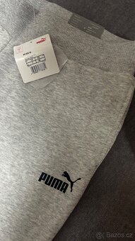 Šedé tepláky Puma - 2