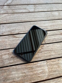 iPhone 8 – 64 GB – Skvělý stav - 2