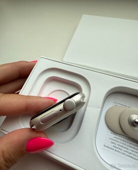 Apple Watch SE 40 mm 2.gen. - 2