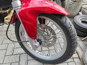 Aprilia Pegaso 650 - přední kolo - přední tlumiče - 2