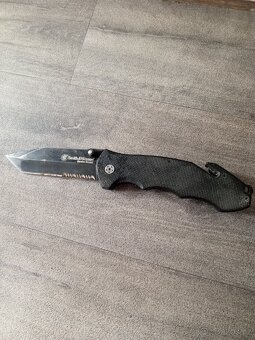 Zavírací nůž Smith & Wesson - 2