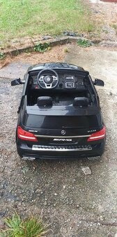 Elektrické auto Mercedes - 2