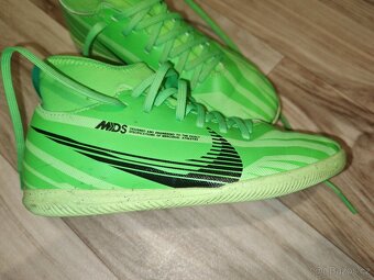 Sálové bory Nike, vel. 33, edice Ronaldo - 2