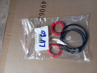 Štípač dříví 6 a 7 tun – sada těsnění - 2