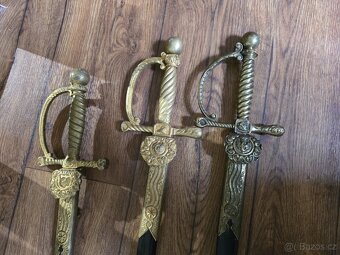 KRASNÉ STARÉ DRAŽNÍ ŠAVLE/ KORDY RU VZOR 1891 - 2