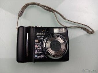 Nikon Coolpix 7900 - 2