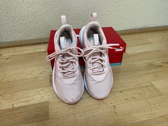 Dámské boty zn. PUMA ve vel. 40.5 - 2