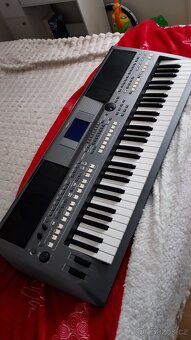 Yamaha psr s670 - 2