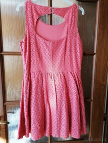 Dámské krajkové šaty korálové ONLY 42 - 2