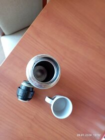 Prodám termosku,tričko pánské.Vše je v pořádku. - 2