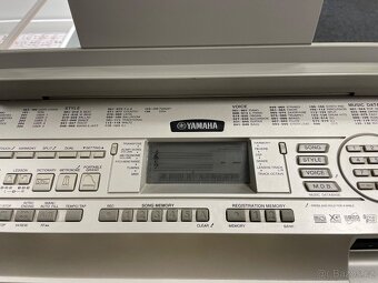 Klávesy Yamaha DGX-300 - 2