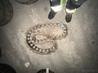 Gumový pas na BOBCAT 319 - 2