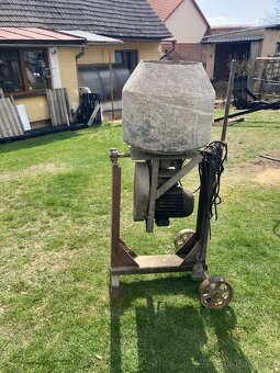 stavební míchačka - 2