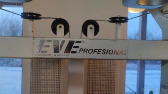 Posilovací stroj,Peck deck - 2