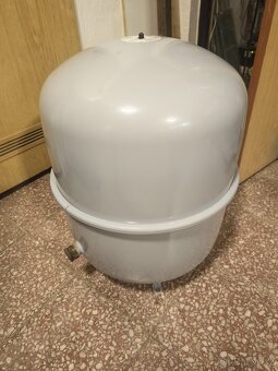 Prodám tlakovou nádobu na UT, 100l - 2
