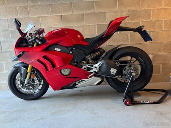 Ducati Panigale v4s - 2