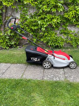 Prodám elektrickou sekačku Vega GT 5612 - 2