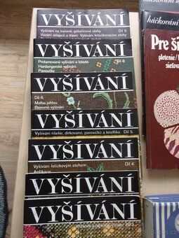 HÁČKOVACÍ PŘÍZE A KNIHY O HÁČKOVÁNÍ, VYŠÍVÁNÍ .... - 2