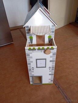 Domeček pro panenky - 2