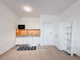 Pronájem novostavby bytu s terasou a parkovacím stáním 1+kk, - 2