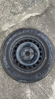 VW plech disky 6Jx15 ET47 - pneu 195/65 R15 - 2