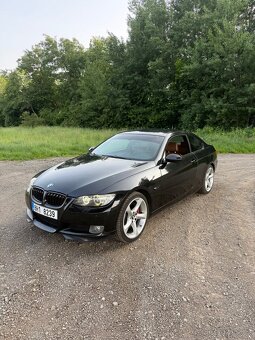 BMW e92 330D 170kw manuál - 2