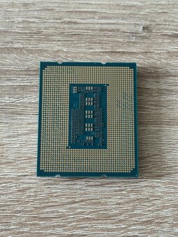 Intel Core i7-13700K - 2
