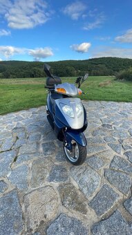 Skútr Daelim NS125 - 2
