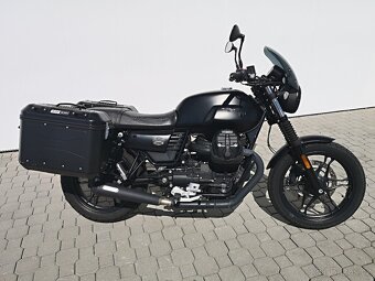Moto Guzzi V7 III Stone,nové v ČR, 2.majitel , mnoho doplňků - 2